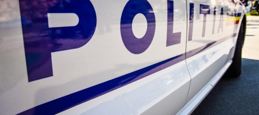S-au ales cu dosar penal după ce au condus fără permis și cu numere de înmatriculare false
