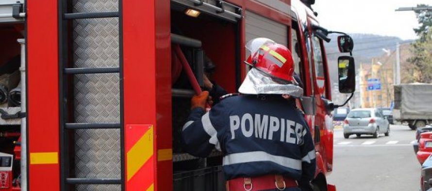 Panica din cauza unui incendiu izbucnit la sediul BCR din Piatra Neamt