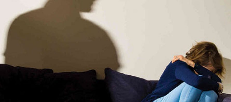 Bărbat din Bâra condamnat la 1 an de închisoare după ce a zdrobit în bătaie o femeie