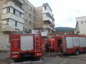 Incendiu cartier Precista pompieri