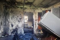 Un bărbat din Piatra Neamţ şi-a incendiat propria locuinţă
