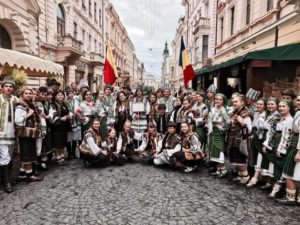 Ansamblul folcloric Miorita Ucraina