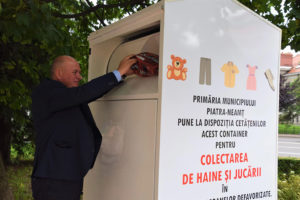 container colectare haine piatra neamt