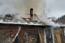 Incendiu puternic la o locuință din Vânători Neamț
