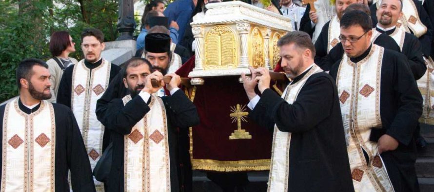 IPS Teofan va participa, miercuri, la procesiunea cu moaștele Sf. Gheorghe Pelerinul de la Piatra Neamț