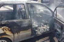 Un autoturism a luat foc într-un garaj, un copil a suferit arsuri de gradul I