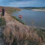 Fetita cazuta in raul Moldova (2)