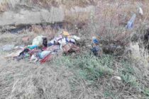 Zone din Piatra Neamț transformate de niște cetățeni în gropi de gunoi