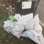 Gunoaie reziduuri in locuri nepermise (3)