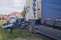 Accident rutier grav între un TIR și un autoturism la Girov