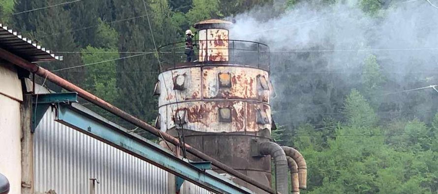 Incendiu de proporții la o fabrică din comuna Pângărați