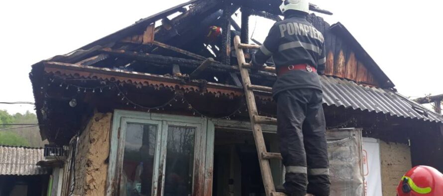 Incendiu la o locuință din Grumăzești din cauza unei improvizații electrice
