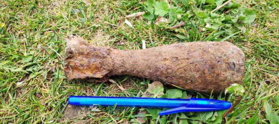 Proiectil neexplodat descoperit pe un teren agricol din localitatea Vad