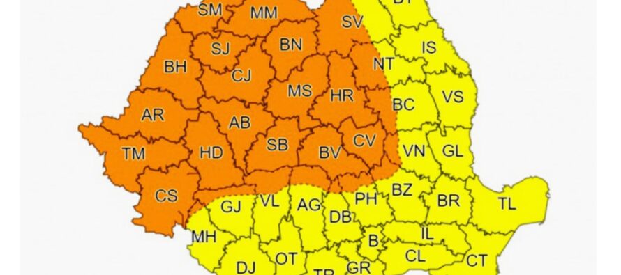 Ploi abundente, grindină și descărcări electrice în județul Neamț