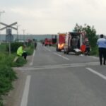 accident feroviar autoturism lovit de tren (2)