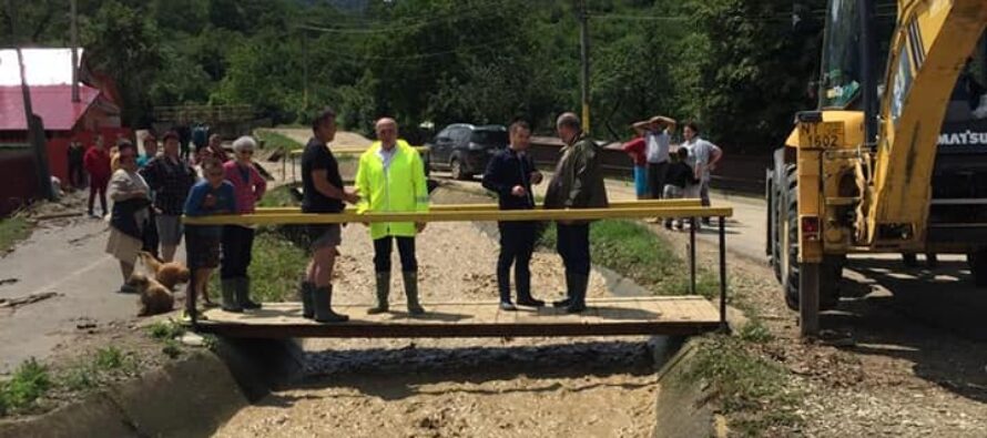 Locuințe afectate de precipitații și în cartierul Văleni din Piatra Neamț