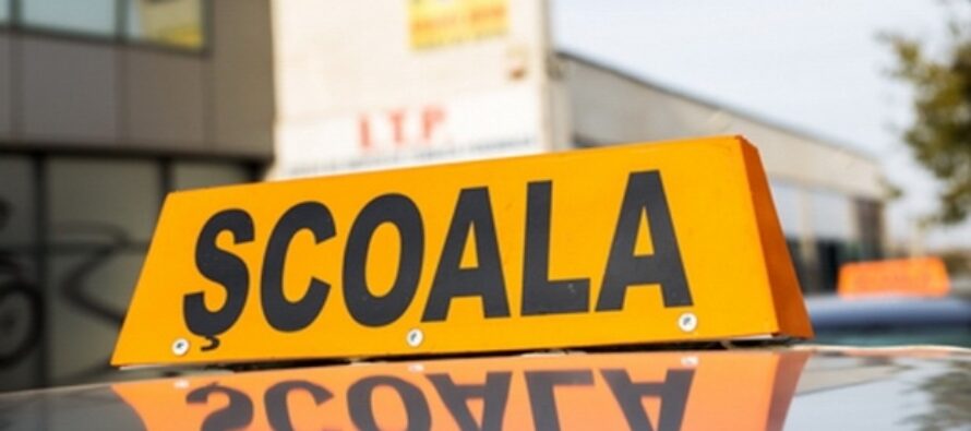 Accidentat în mașina cu care făcea școala de șoferi