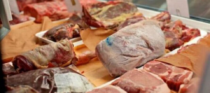 Peste 400 kg carne oprită de la comercializare și amenzi de 26.000 de lei aplicate de comisarii CJPC