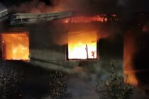 O bucătărie de vară a luat foc din cauza unui scurtcuit la Girov