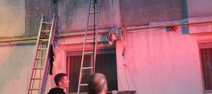 Incendiu puternic la o garsonieră din Piatra Neamț