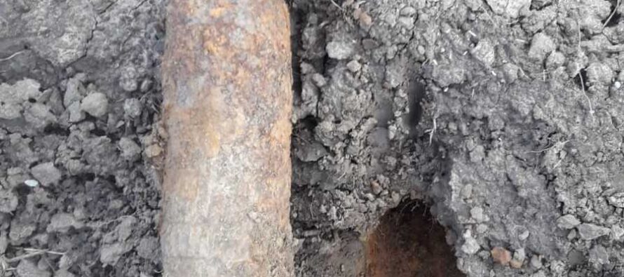 Muniție neexplodată descoperită în urma lucrărilor de amenajare a unei rigole