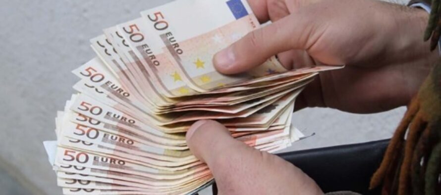 4 persoane din Neamț cercetate pentru ”combinații” cu permise auto