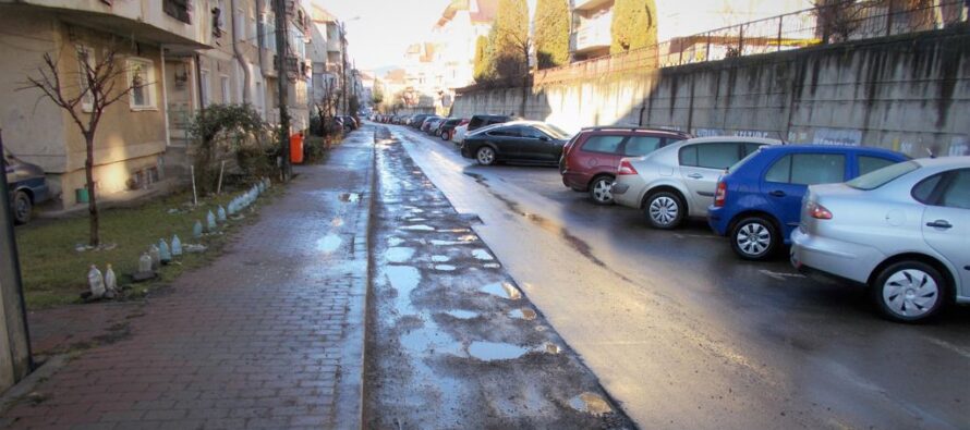 Firma care a lăsat un dezastru în urma lucrărilor pe str. Privighetorii amendată de Poliția locală