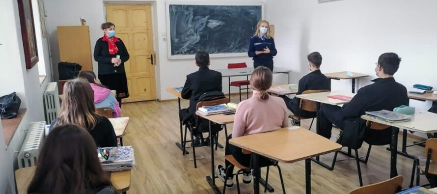 Acțiune a polițiștilor pentru prevenirea delicvenței juvenile