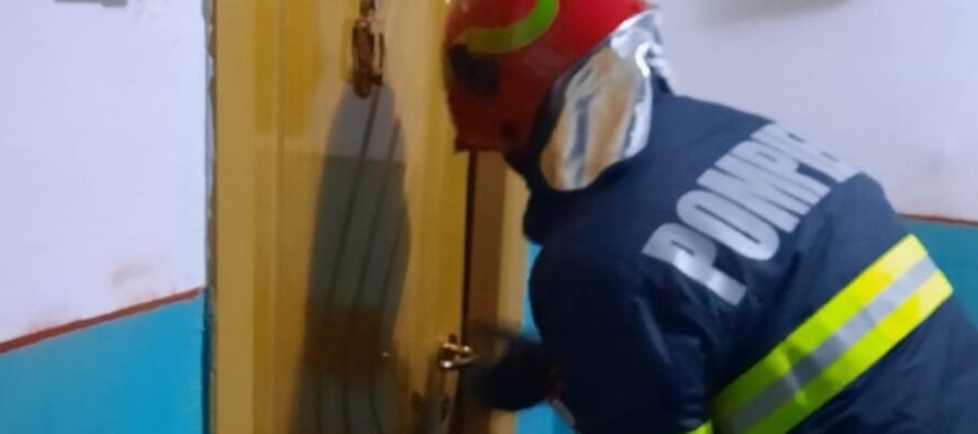 Bătrân din Piatra Neamț, singur în locuință, salvat de pompieri