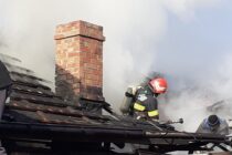 Incendiu puternic la o locuință din Adjudeni