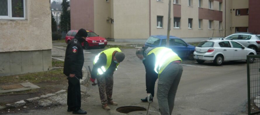 3 blocuri din cartierul Dărmănești depistate că deversează apa menajeră direct în canalizarea pluvială