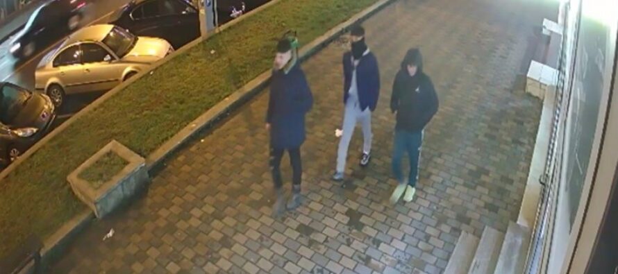 3 persoane căutate de poliție pentru că au bătut un cetățean din Piatra Neamț