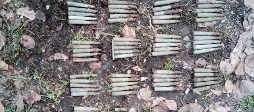 Muniție neexplodată descoperită de pirotehniștii ISU în pădurea Nemțișor