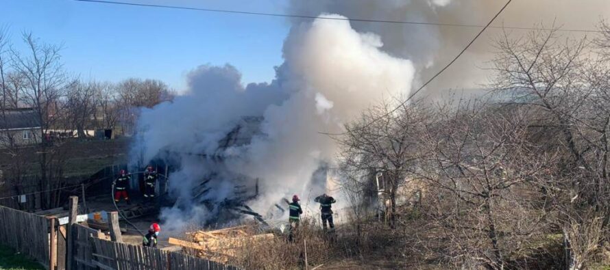 O femeie din Doina a murit carbonizată într-un incendiu