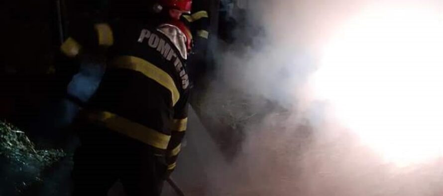 O tonă de fân a ars în comuna Bodești din cauza unui fumător neatent