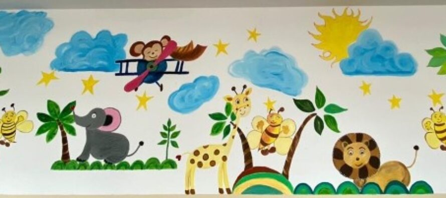 Polițiștii nemțeni au realizat o pictură murală la școala din Gârcina