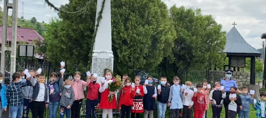 Ziua Eroilor sărbătorită de polițiști alături de copii