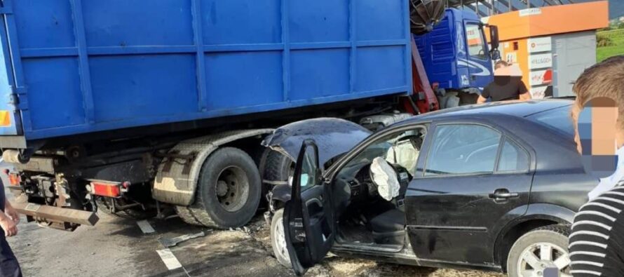 Accident rutier cu 3 victime între un TIR și un autoturism la Răucești