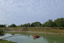 O persoană s-a aruncat într-un canal al râulului Bistrița în localitatea Mănoaia