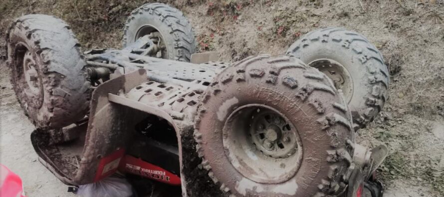 Un bărbat de 57 de ani a decedat după ce s-a răsturnat cu ATV-ul