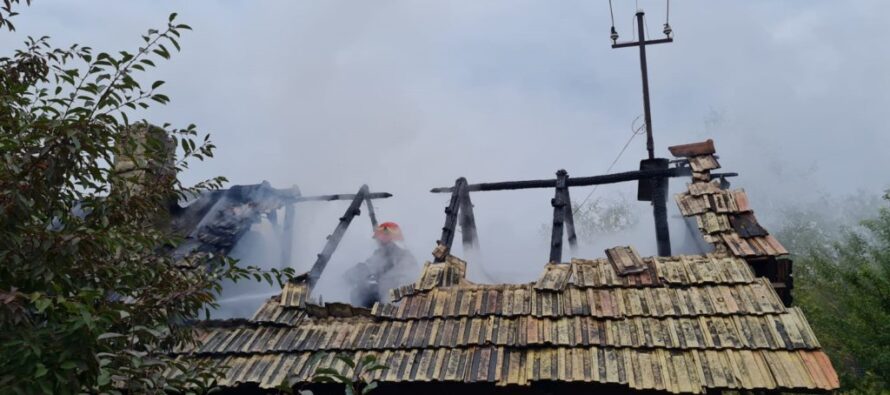 Incendiu la locuință din Piatra Neamț provocat de improvizații la instalația electrică
