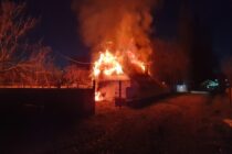 O casă din Răucești a ars din cauza unui aparat electric uitat în priză