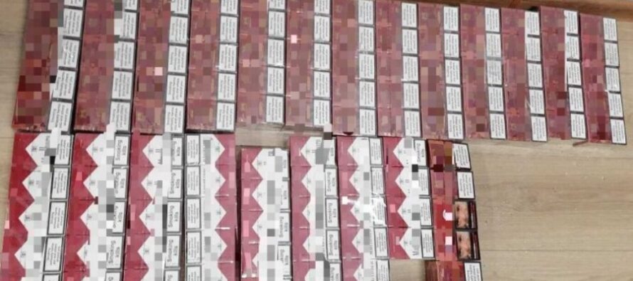 Peste 1.100 de pachete de țigări de contrabandă descoperite în urma unor percheziții domiciliare