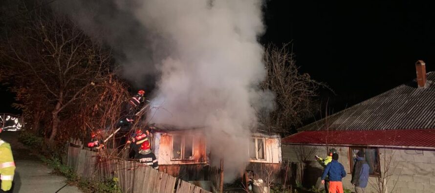O locuință din comuna Rediu a luat foc din cauza unui coș de fum deteriorat