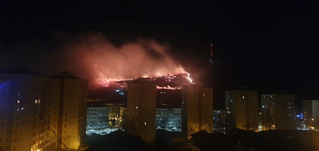 incendiu muntele Pietricica (3)