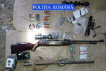 Arme și muniție confiscate în urma unor percheziții domiciliare în localitatea Brusturi