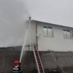 incendiu camera tehnica locuinta Roman (2)
