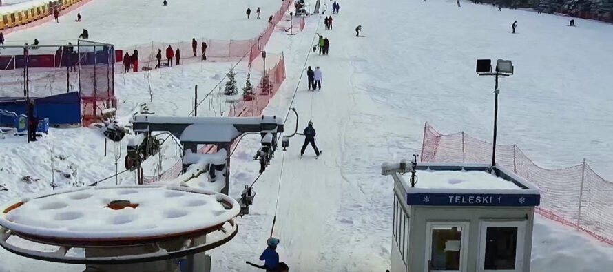 Amatorii  sporturilor de iarnă sunt așteptați pe pârtia de schi de la Durău
