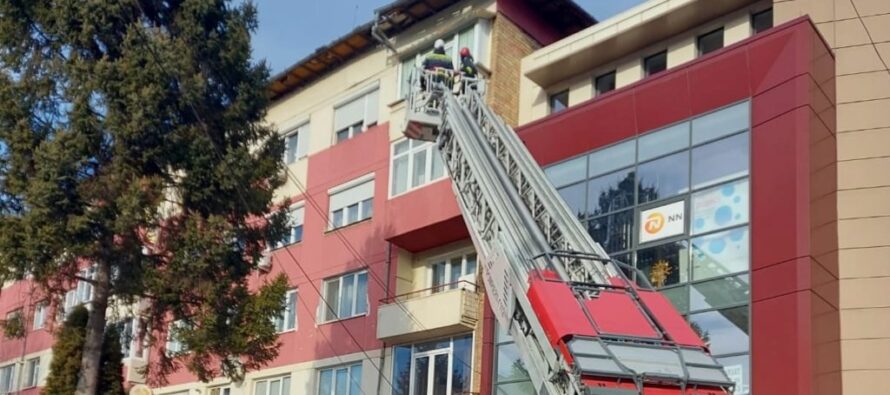 Asociații de proprietari amendate pentru că nu au reparat fațadele unor blocuri sau acoperișurile avariate