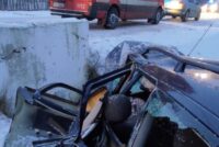 Un autoturism cu 2 pasageri s-a izbit un cap de pod în comuna Sagna